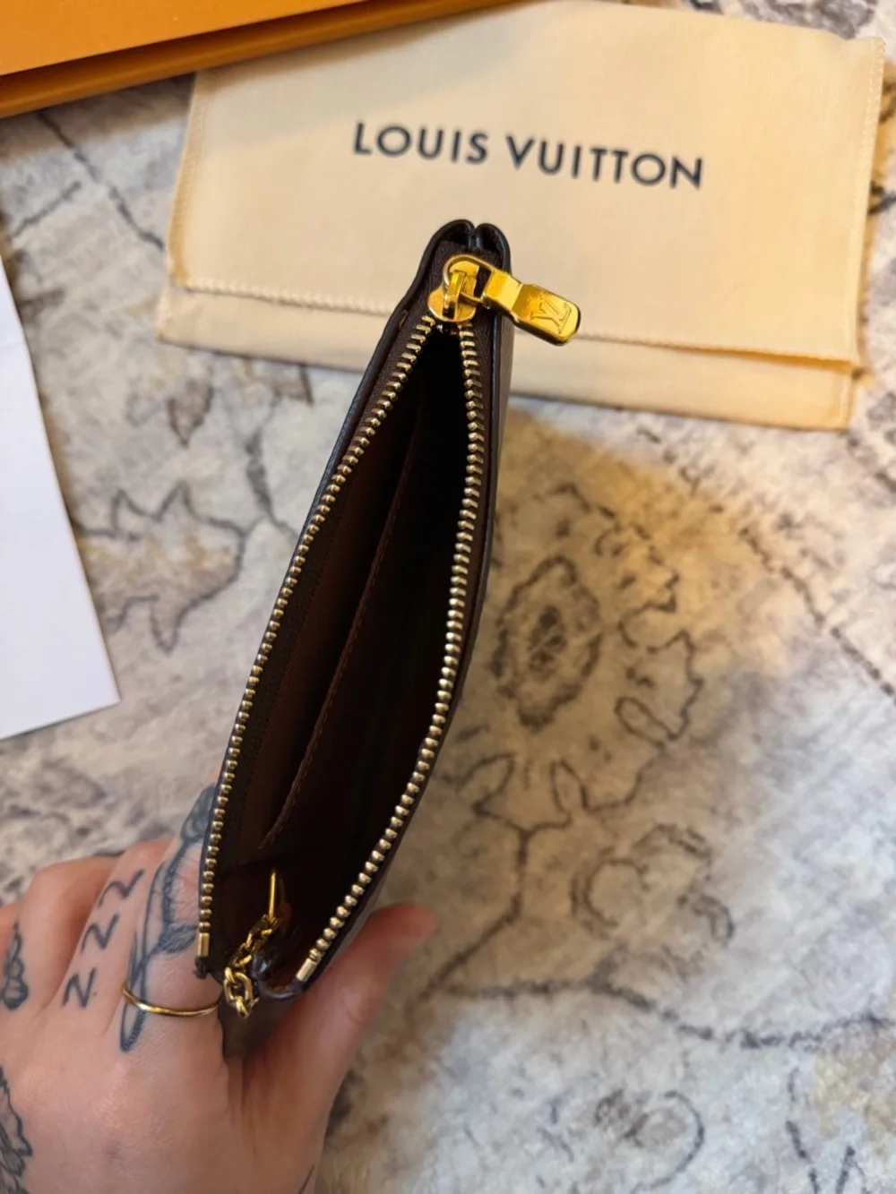 Louis Vuitton Monogram Canvas Key Pouch S - Picture 3 of 4